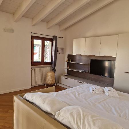 Vittoria Al Lago Apartment Десенцано дел Гарда Екстериор снимка